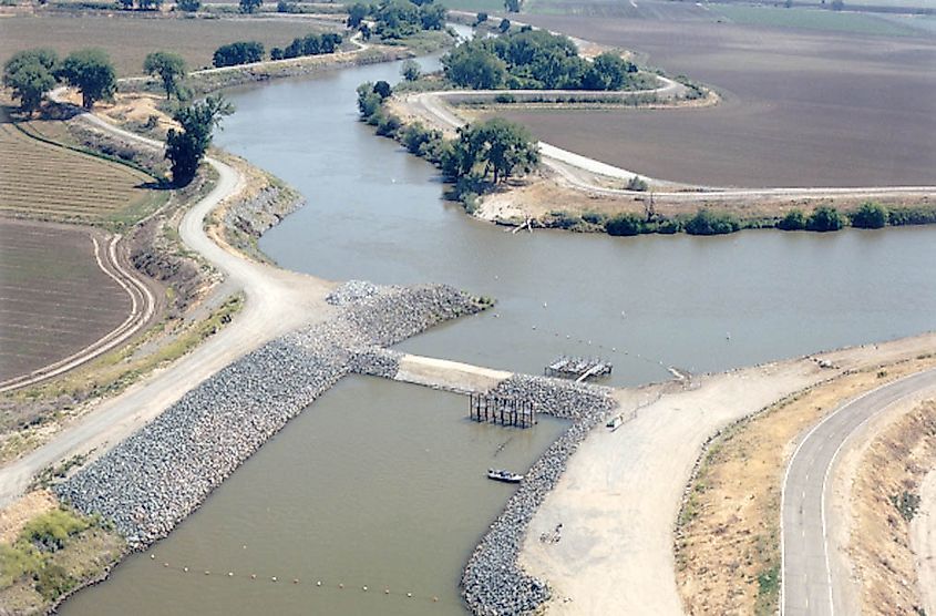 Water from Lake Oroville helps irrigate the San Joaquin Valley. 